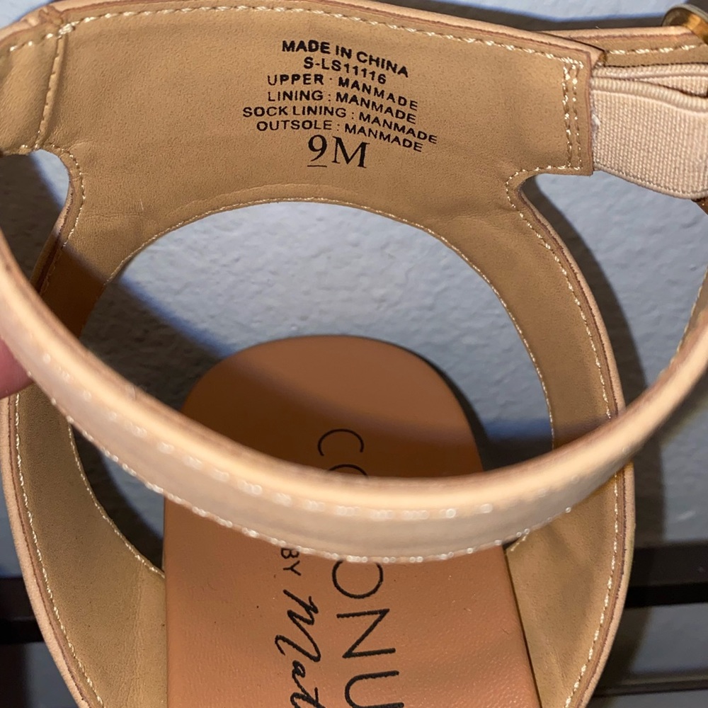 Coconuts by Matisse-tan wedges-size 9